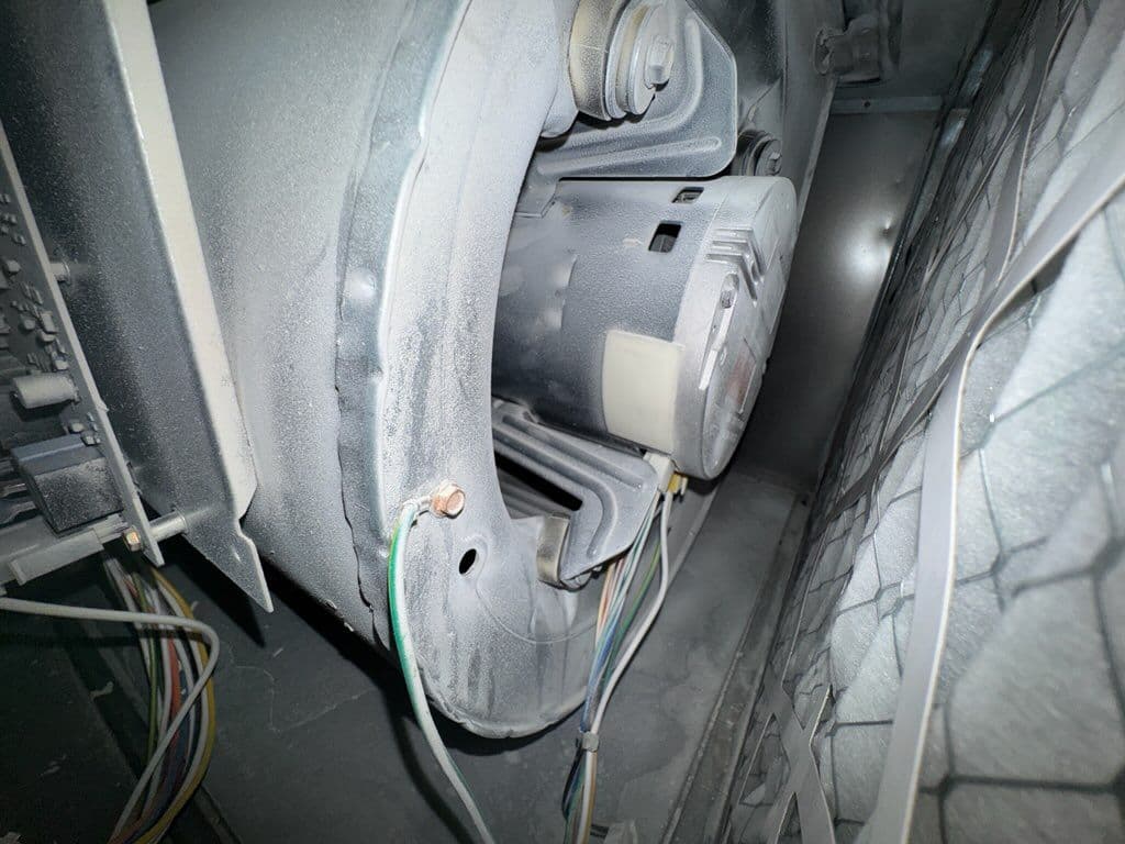 Gallery photos for Boost Your AC's Efficiency with Our Cleaning Service: Image #1