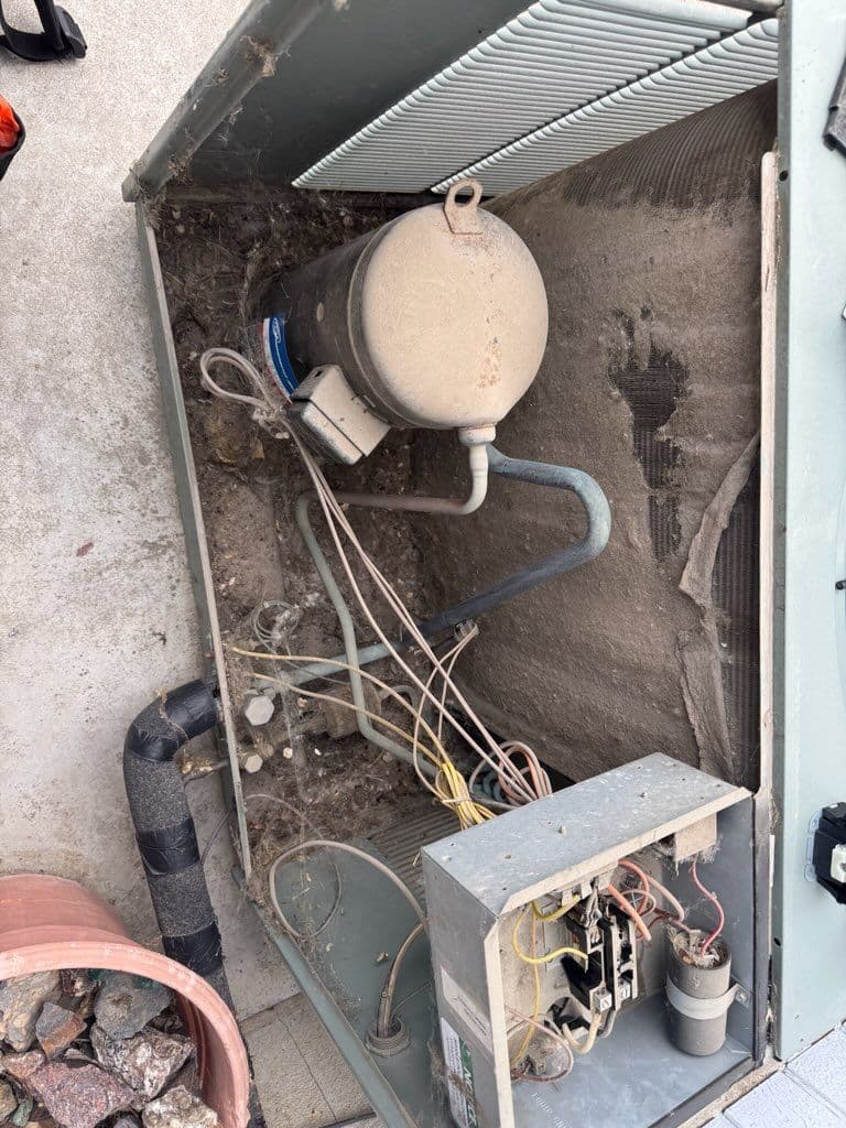Gallery photos for Boost AC Efficiency with Our Expert Maintenance: Image #2