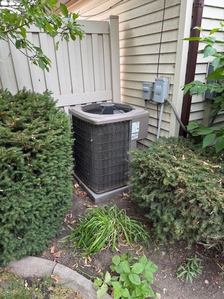 Expert HVAC Recharge and Inspection in Centerville image