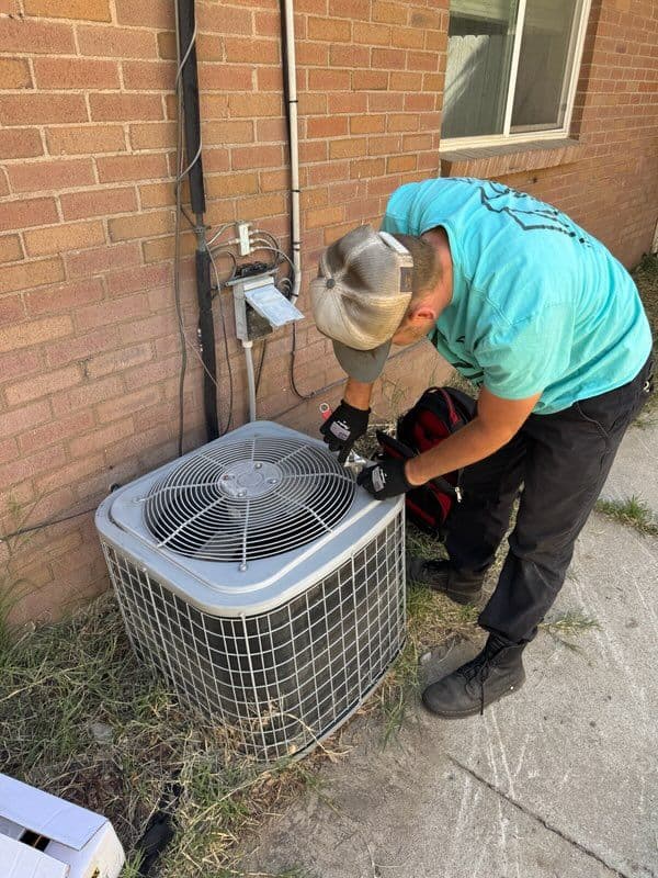 Project Efficient A/C Repair Keeps Holliday Homes Cool image