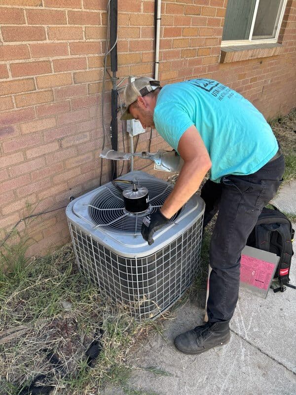 Gallery photos for Efficient A/C Repair Keeps Holliday Homes Cool: Image #1