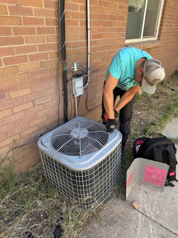 Gallery photos for Efficient A/C Repair Keeps Holliday Homes Cool: Image #3